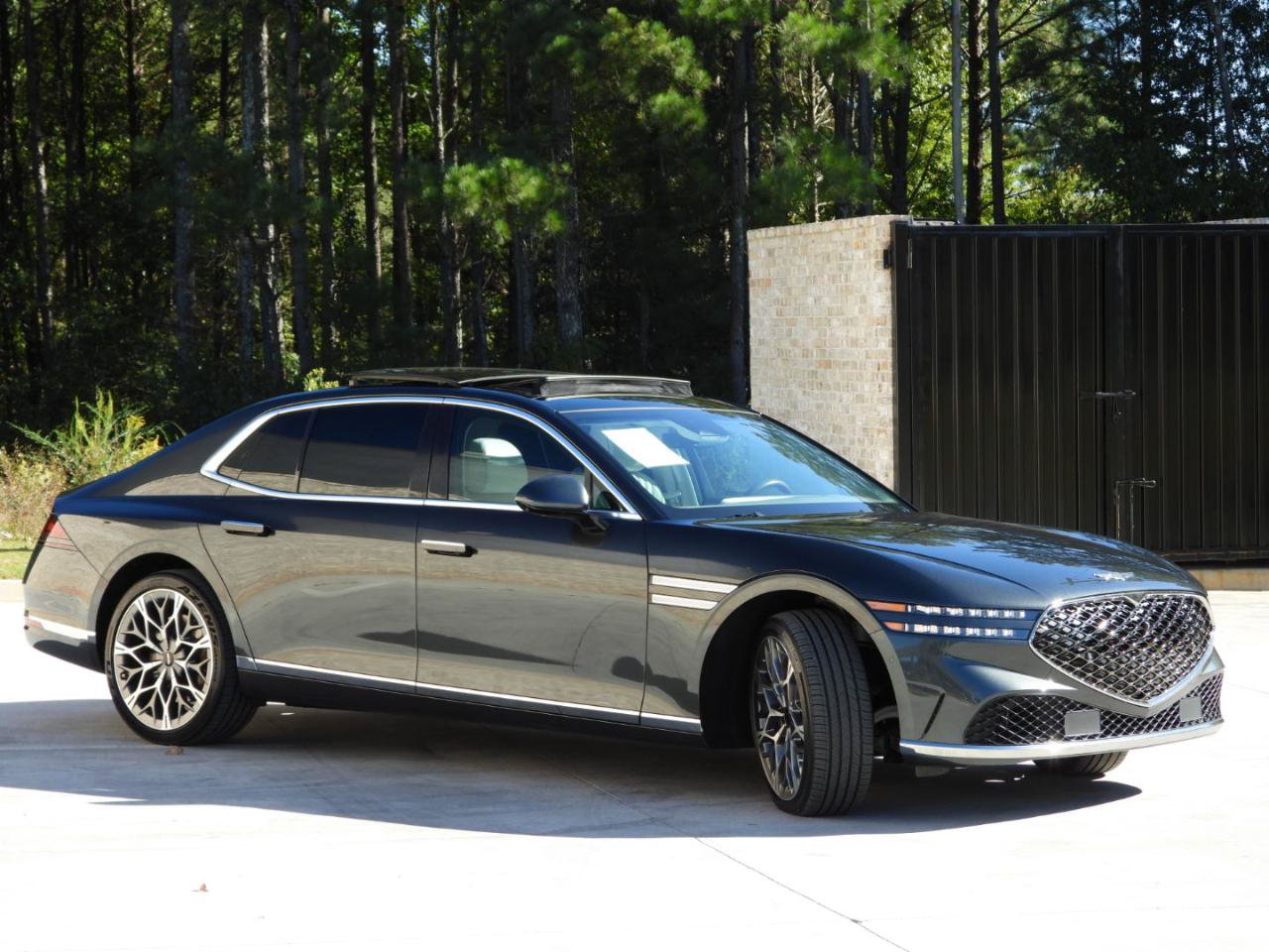 Used 2023 Genesis G90 3.5T AWD/4WD image 16