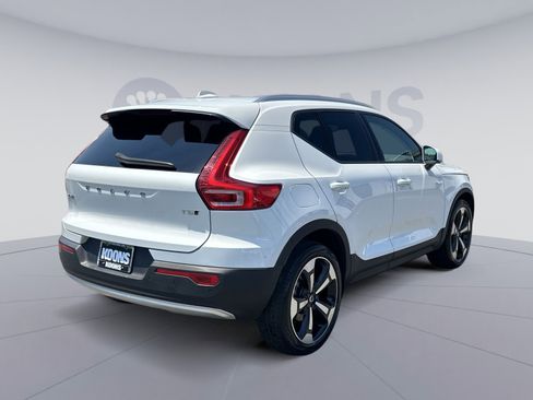 Used 2020 Volvo XC40 T5 Momentum w/ Protection Package Premier AWD/4WD image 16