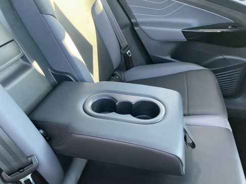 Used 2023 Volkswagen ID.4 Pro S Plus image 22