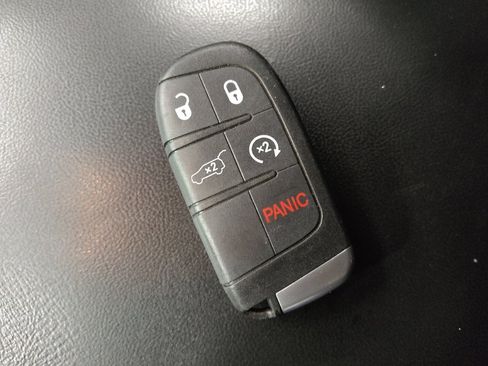 Used 2018 Jeep Grand Cherokee Limited w/ Luxury Group II image 32