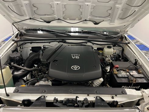 Used 2014 Toyota Tacoma 4x4 Double Cab w/ TRD Off-Road Package image 32