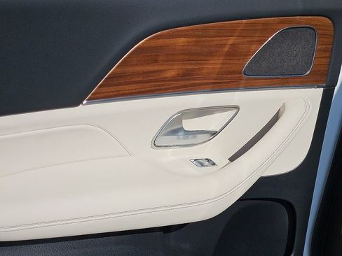 Certified 2025 Mercedes-Benz GLE 350 4MATIC image 15
