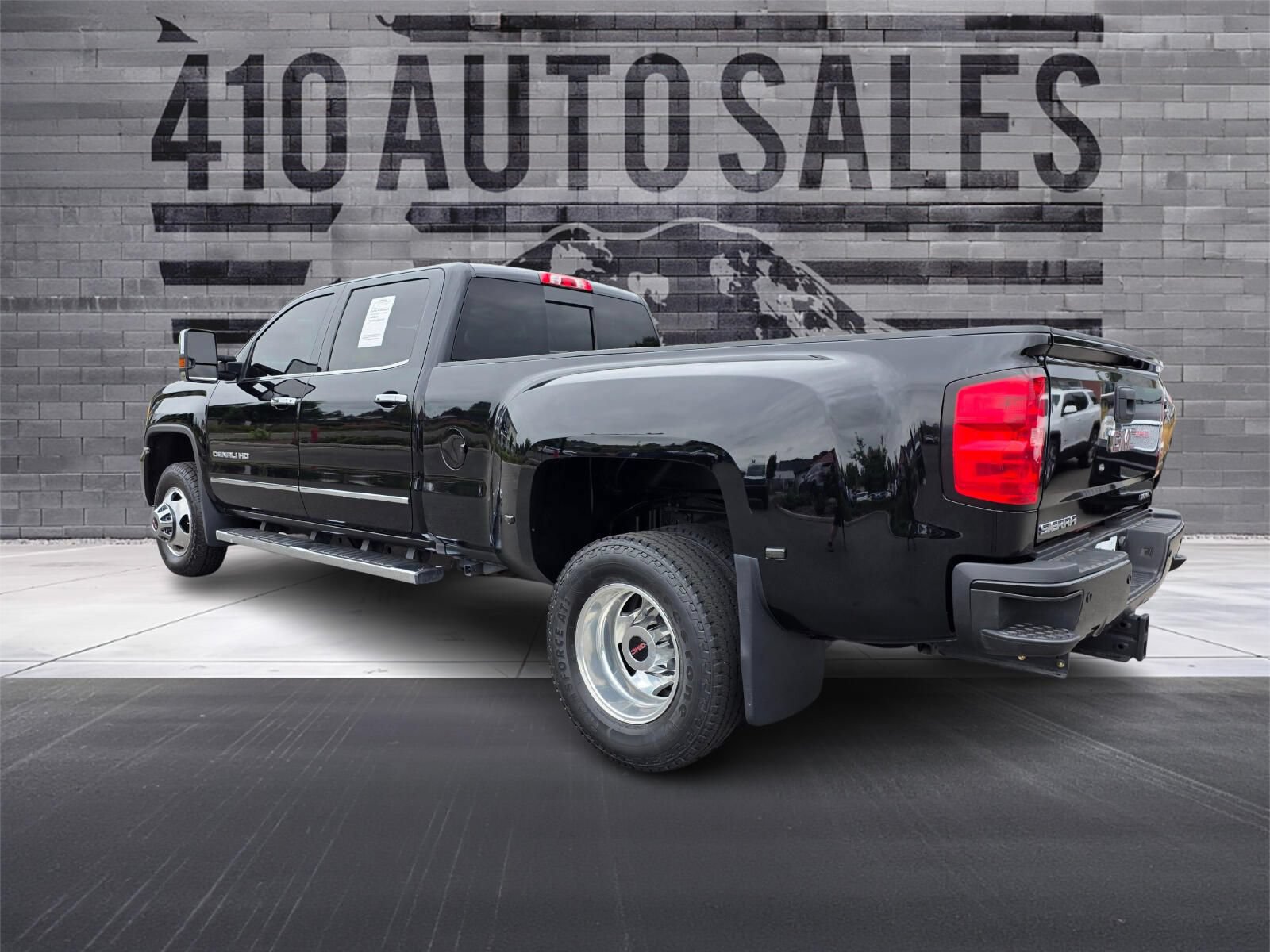 Used 2017 GMC Sierra 3500 Denali AWD/4WD image 12