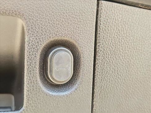 Used 2018 GMC Yukon XL SLT RWD image 7