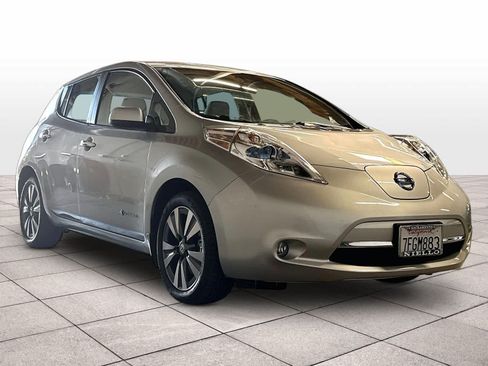 Used 2015 Nissan Leaf SV w/ LED & Quick Charge Package FWD image 2