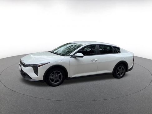 Used 2025 Kia K4 FWD image 8