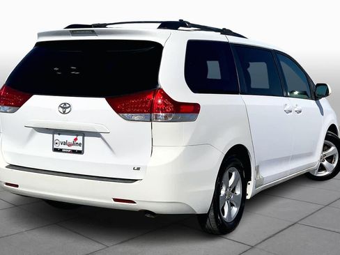 Used 2011 Toyota Sienna LE image 13