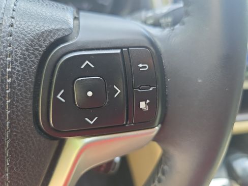 Used 2016 Toyota Highlander XLE FWD image 16