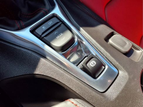 Used 2018 Chevrolet Camaro SS RWD image 19