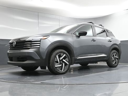 Certified 2026 Nissan Kicks SV w/ SV Premium Package image 21