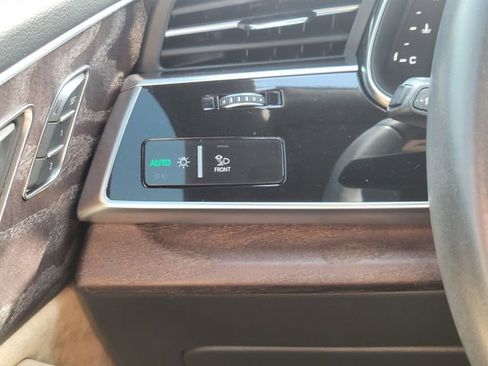 Used 2020 Audi Q8 Prestige w/ Prestige Package AWD/4WD image 13