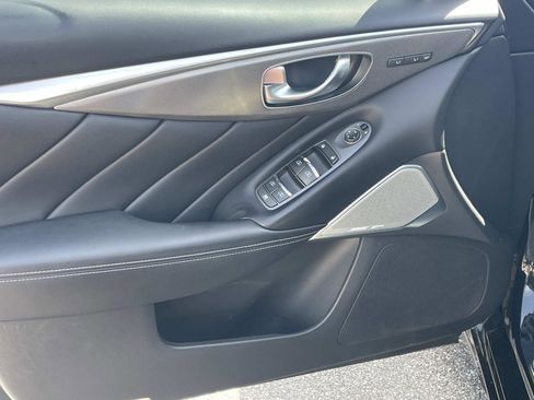 Used 2017 INFINITI Q50 3.0t Premium w/ Driver Assistance Package image 11