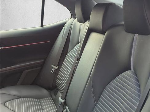Used 2024 Toyota Camry SE image 18