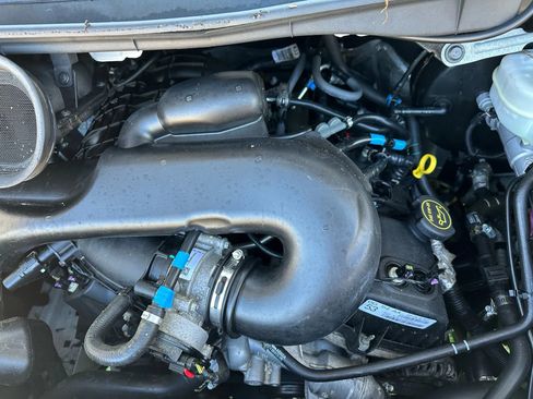 Used 2016 Ford Transit 350 XL image 10