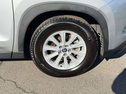 Used 2025 Toyota Grand Highlander XLE image 25