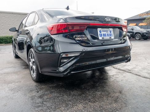 Used 2020 Kia Forte LXS FWD image 5