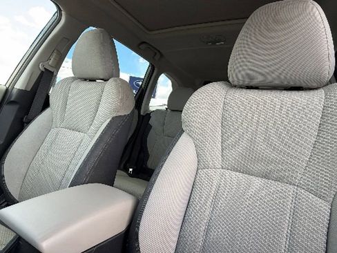 Used 2021 Subaru Forester Premium AWD/4WD image 11