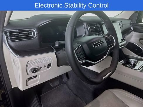 Used 2023 Jeep Wagoneer L 4WD image 13