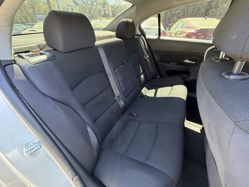 Used 2016 Chevrolet Cruze LT w/ Technology Package image 24