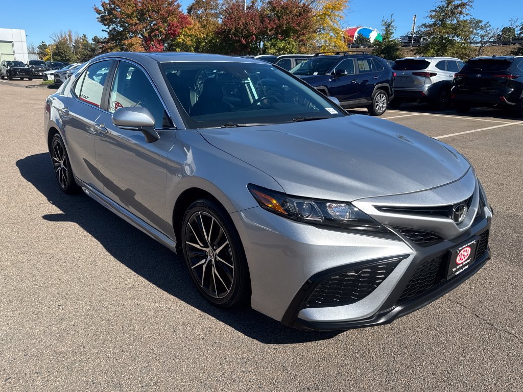 Used 2024 Toyota Camry SE w/ Cold Weather Package AWD/4WD image 9