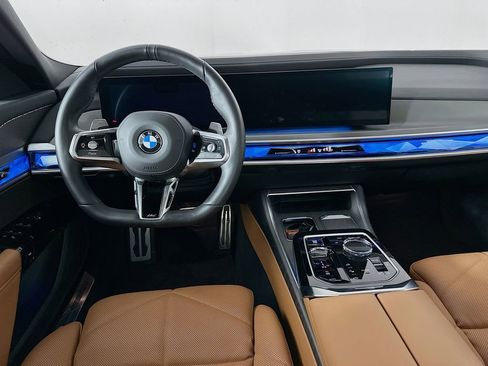 Used 2024 BMW 740i image 30