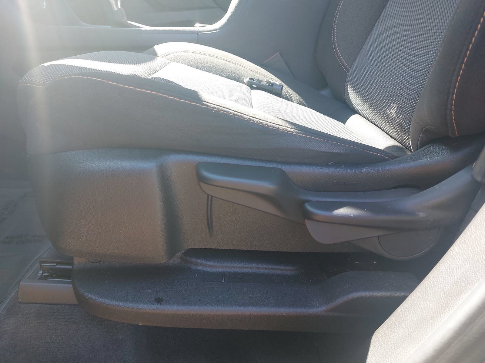 Used 2021 Chevrolet Traverse LS FWD image 27