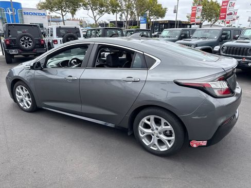 Used 2017 Chevrolet Volt Premier w/ Driver Confidence II Package FWD image 21