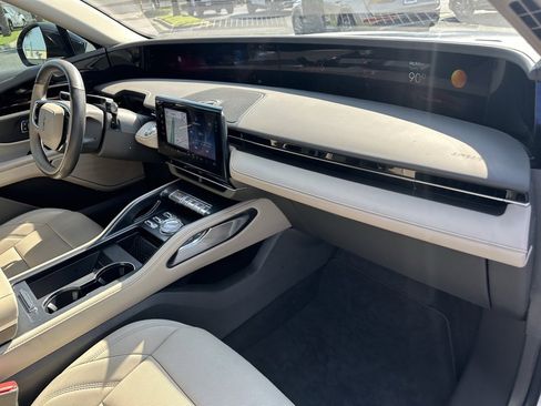 Used 2024 Lincoln Nautilus Premier image 23