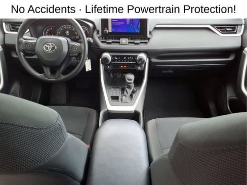 Used 2023 Toyota RAV4 LE AWD/4WD image 21