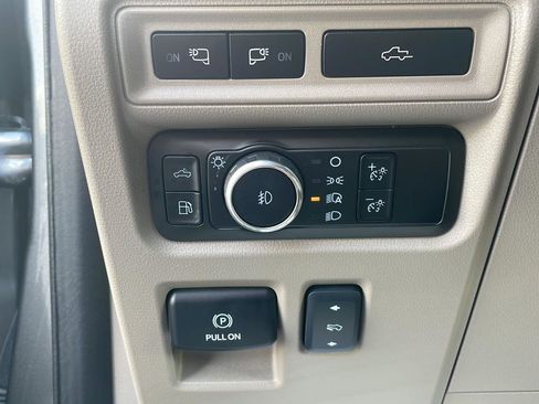 Used 2024 Ford F150 Platinum w/ Equipment Group 703A Plus image 17