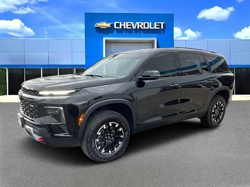 Used 2025 Chevrolet Traverse Z71 w/ Enhanced Driving Package AWD/4WD image 7