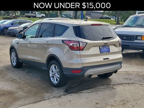 Certified 2017 Ford Escape SE FWD image 3