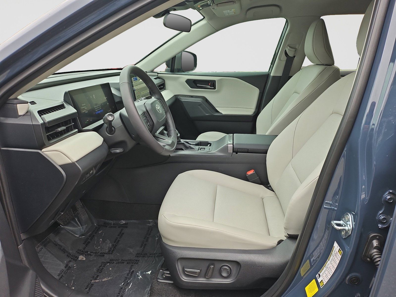 Used 2026 Toyota RAV4 XLE Premium FWD image 22