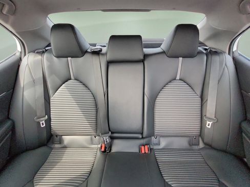 Used 2023 Toyota Camry SE FWD image 16