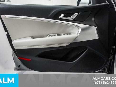 Used 2025 Genesis G70 2.5T AWD/4WD image 51