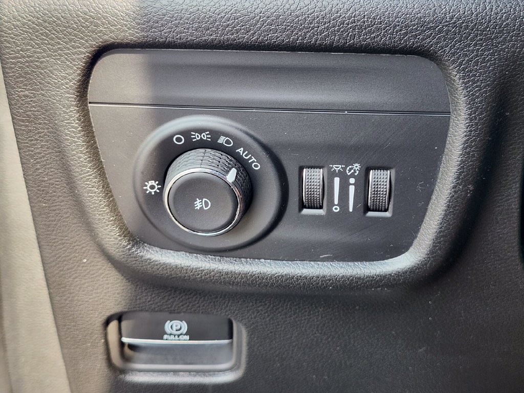 Used 2026 Jeep Grand Cherokee Limited AWD/4WD image 24