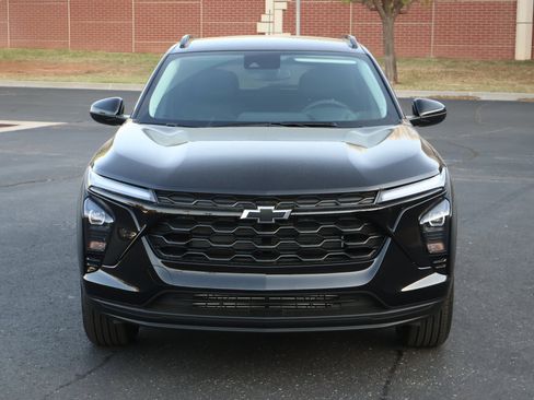 New 2026 Chevrolet Trax LT w/ Driver Confidence Package FWD image 21