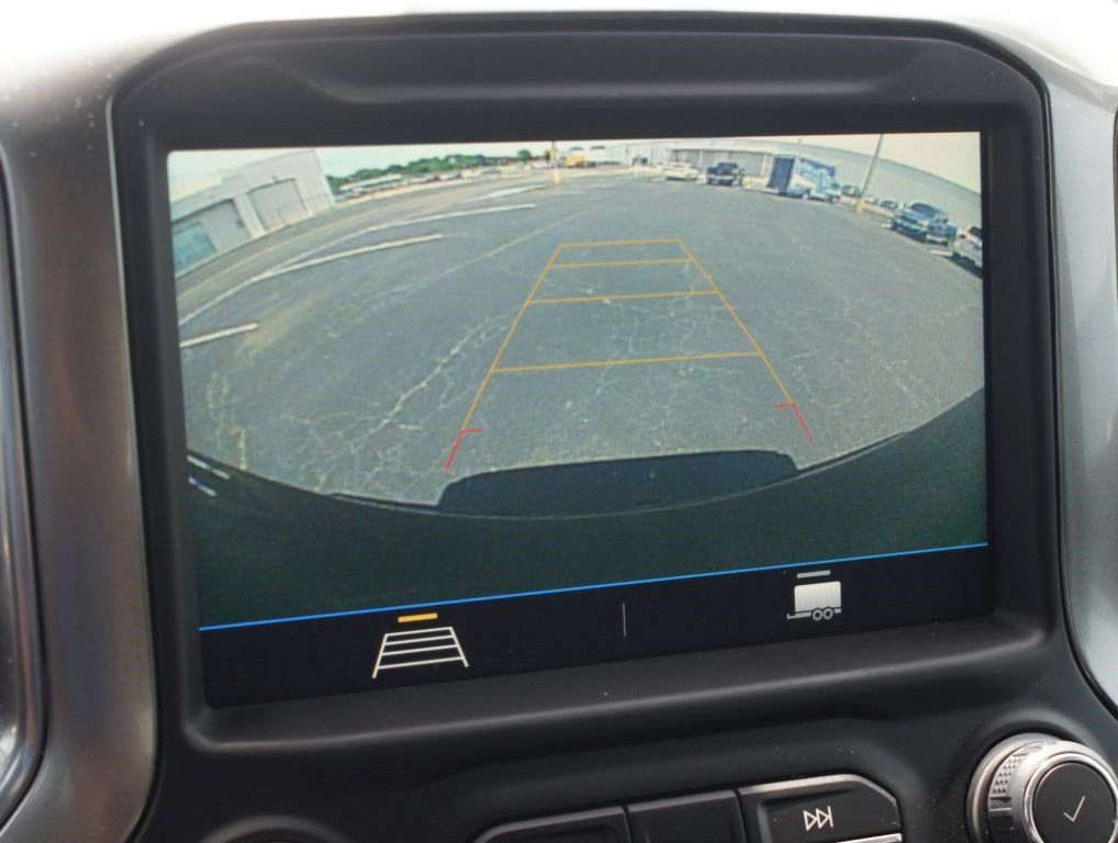 Used 2022 Chevrolet Silverado 1500 LT Trail Boss w/ LPO, Dark Essentials Package AWD/4WD image 6