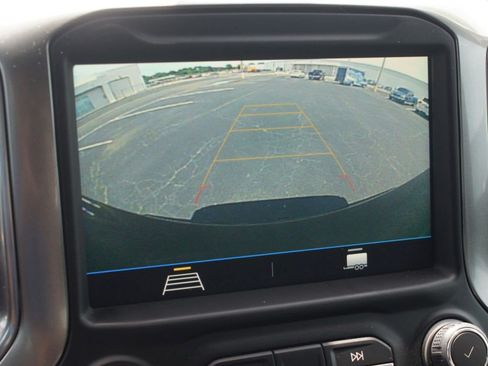 Used 2022 Chevrolet Silverado 1500 LT Trail Boss w/ LPO, Dark Essentials Package AWD/4WD image 6