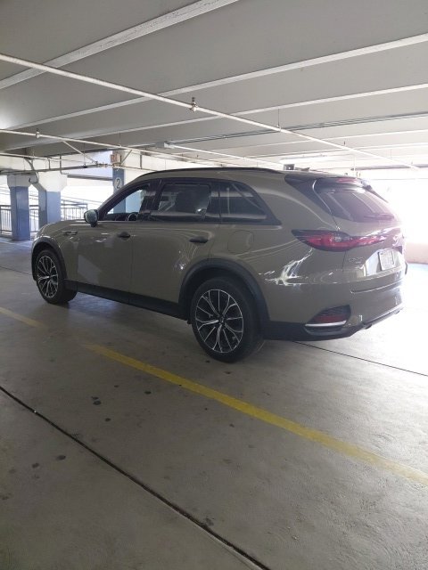 Used 2025 MAZDA CX-70 Plug-In Hybrid w/ Premium Plus AWD/4WD image 3