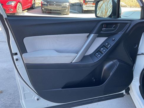 Used 2015 Subaru Forester 2.5i Premium image 27