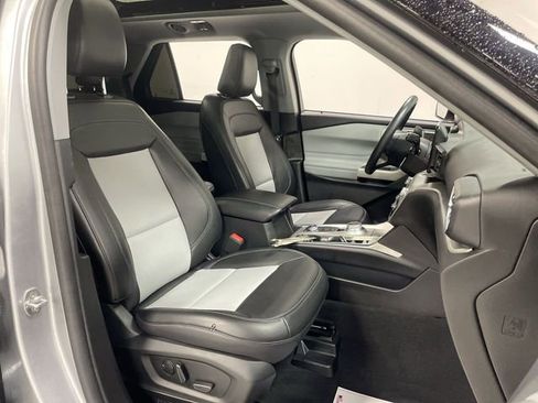 Used 2023 Ford Explorer XLT w/ Equipment Group 202A image 27