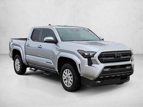 Used 2025 Toyota Tacoma SR5 AWD/4WD image 3