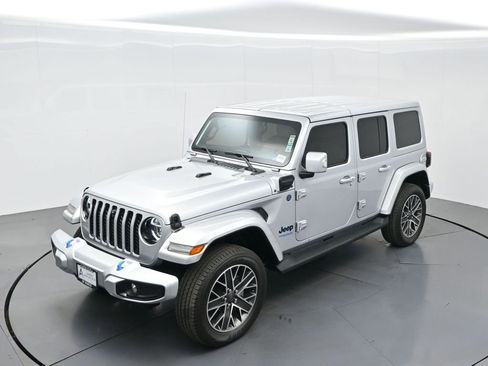 Used 2022 Jeep Wrangler Unlimited Sahara image 57