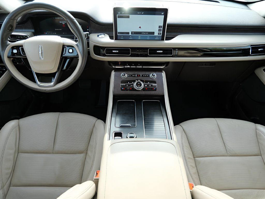 Used 2021 Lincoln Aviator Grand Touring AWD/4WD image 14