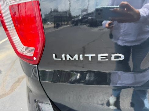 Used 2018 Ford Explorer Limited FWD image 9