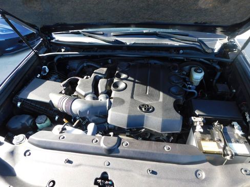 Used 2022 Toyota 4Runner SR5 image 12