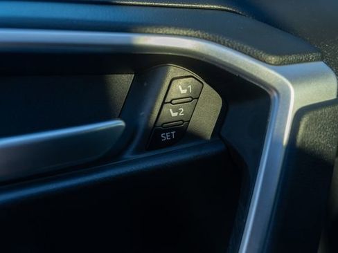 Used 2023 Toyota RAV4 XLE Premium image 24