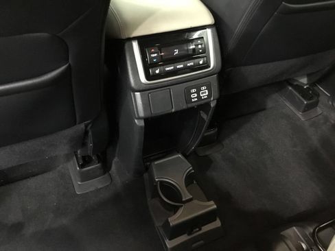 Used 2023 Subaru Ascent Limited AWD/4WD image 32