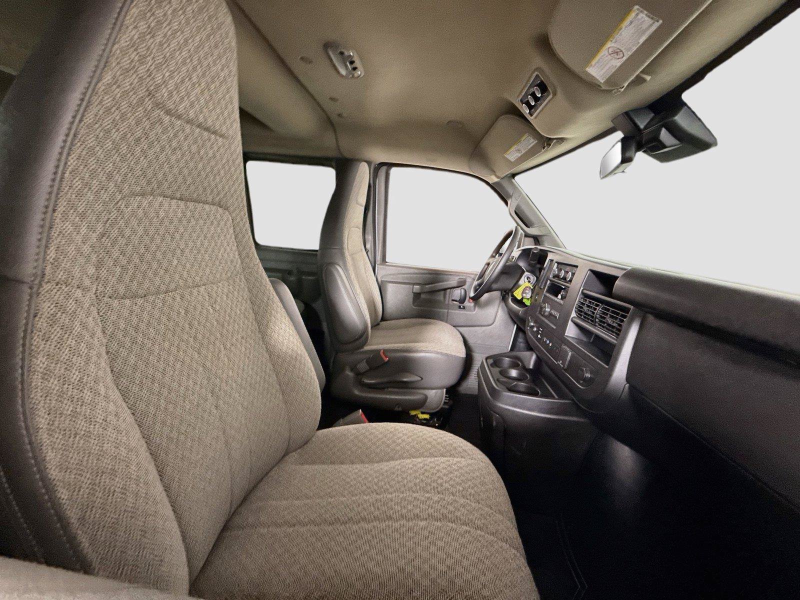 Used 2025 Chevrolet Express 3500 LT w/ LT Preferred Equipment Group RWD image 18